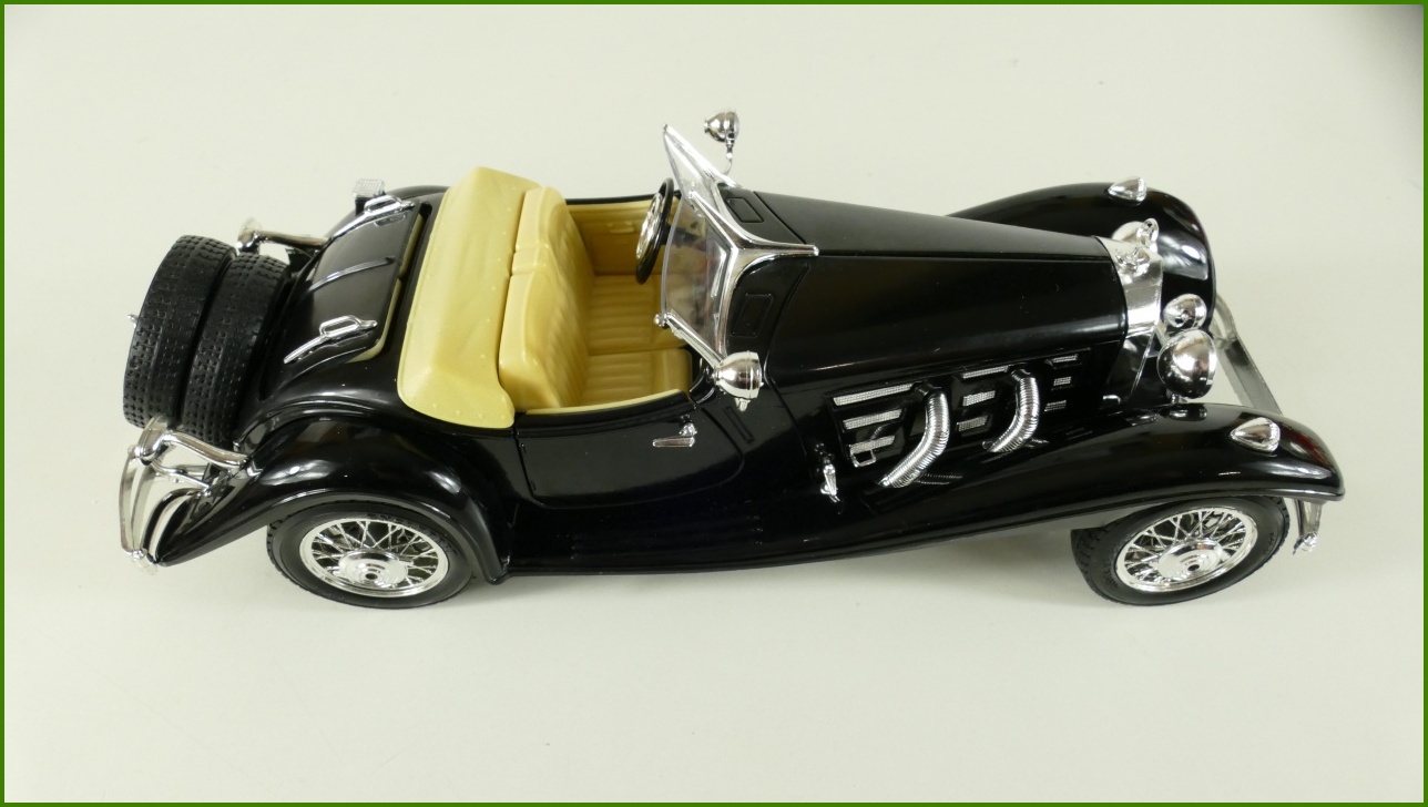 Kovový Model Bburago 1:18 - Mercedes Benz 500K Roadster (1936) s Krabicí