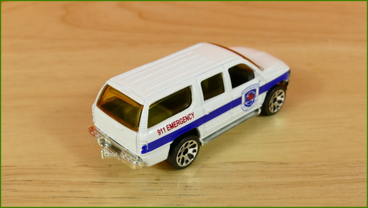 Matchbox Autíčko (Made in China) No.74 - Chevrolet Suburban