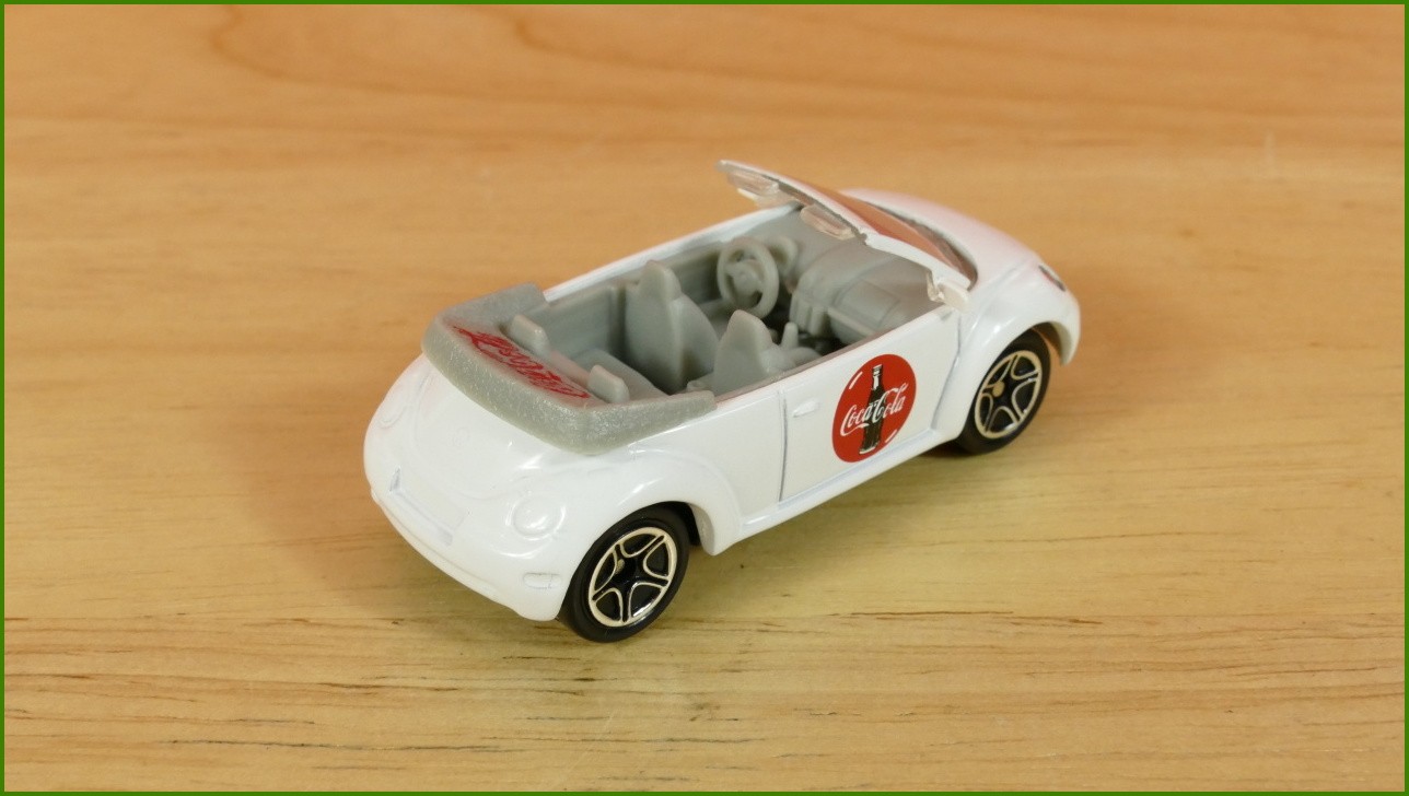 Matchbox Autíčko (Made in China) Coca-Cola - No.8 - VW Beetle Concept 1