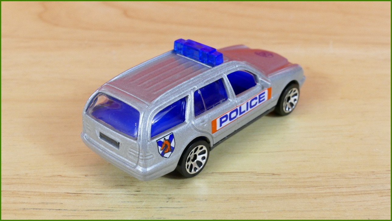 Matchbox Autíčko (Made in China) No.26 - Mercedes-Benz E420 Police - 50th Anniversary