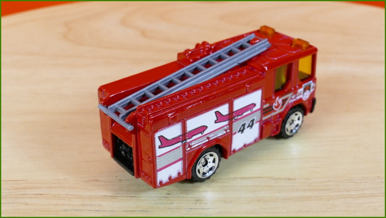 Matchbox Autíčko (Made in China) No.44 - Dennis Sabre