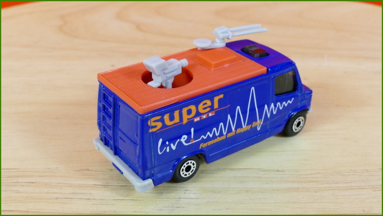 Matchbox Autíčko No.39 - Super RTL TV Truck