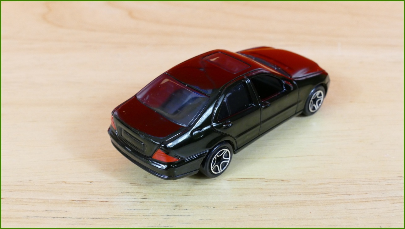 Matchbox Autíčko No.32 - Mercedes-Benz S 500