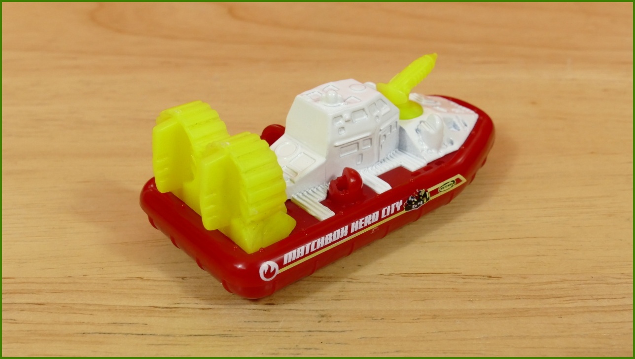 Matchbox Autíčko Hero-City No.64 - Fire Hovercraft