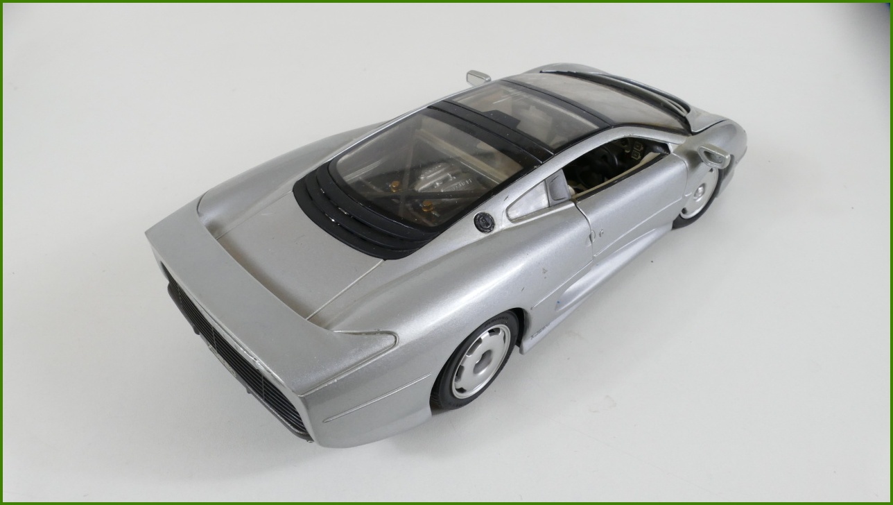 Model Maisto 1:18 - Jaguar XJ220 - Viz Popis