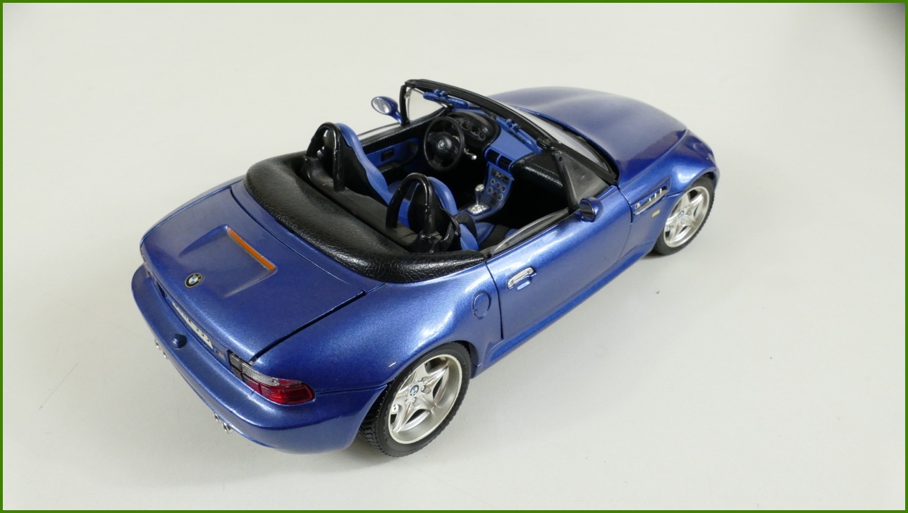 Kovový Model Bburago 1:18 - BMW M Roadster - Viz Popis