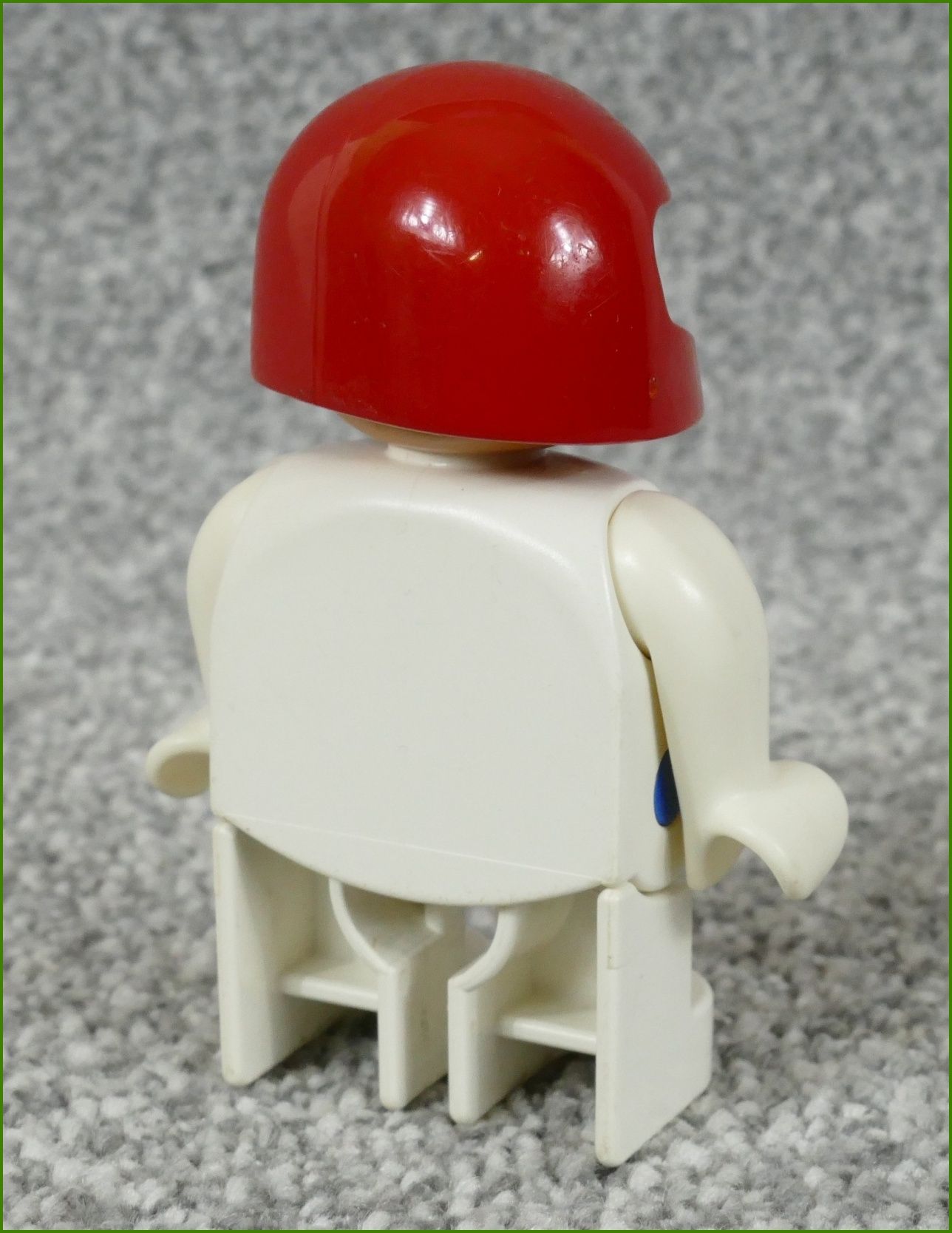 Lego® Duplo® Figurka Závodník v Bílém - Červená Helma