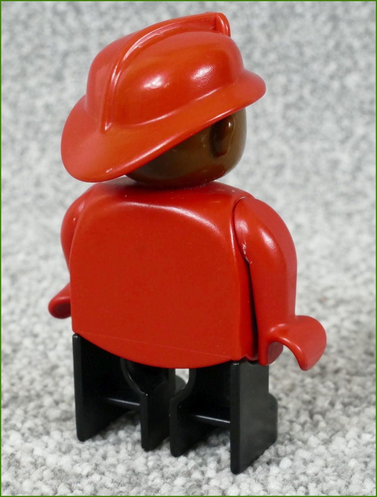 Lego® Duplo® Figurka Hasič Černoch v Červeném