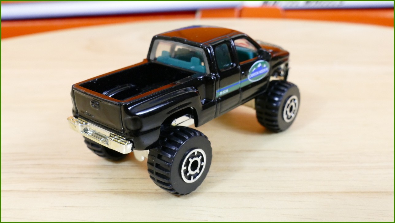 Matchbox Autíčko #60 - Chevrolet Silverado Pickup 4x4