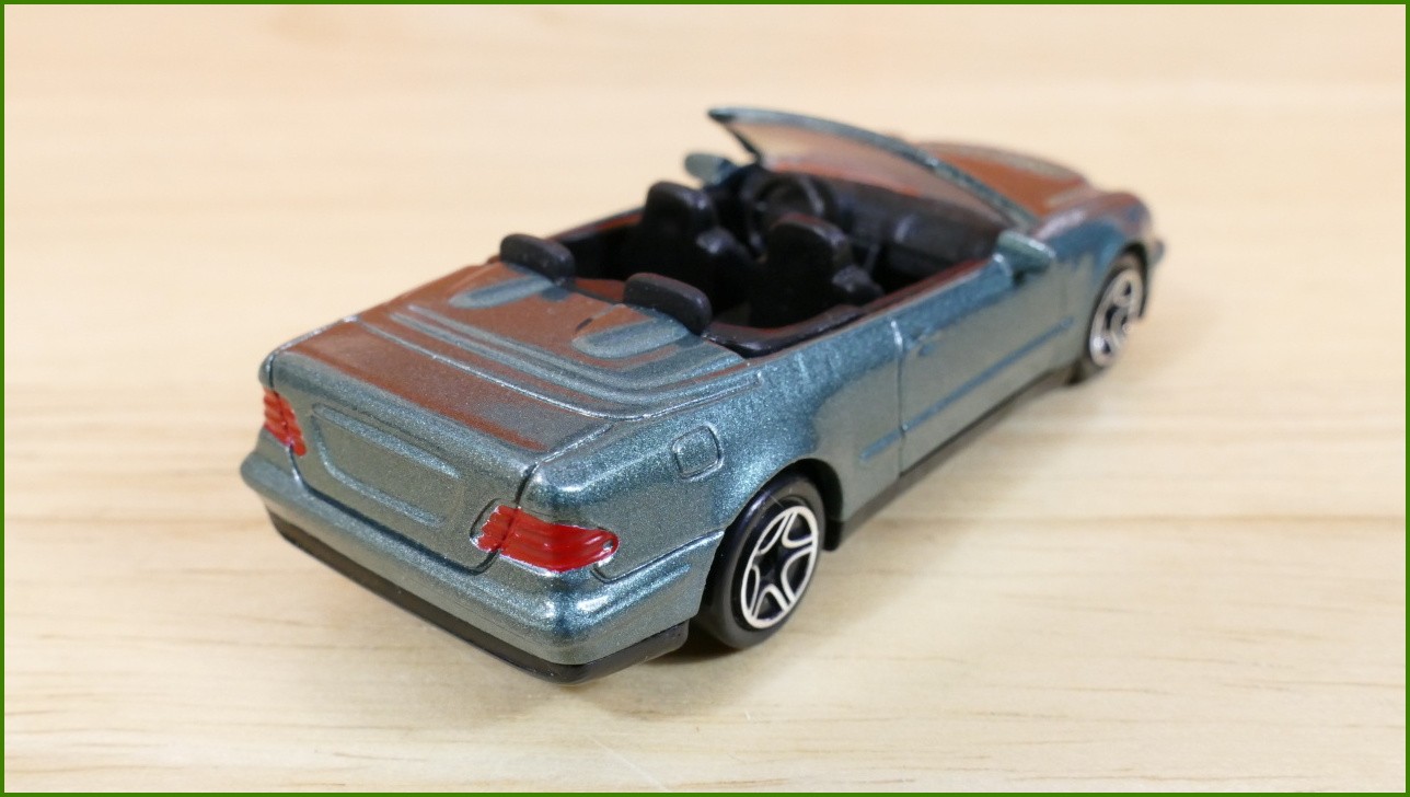 Matchbox Autíčko #71 - Mercedes-Benz CLK Cabrio