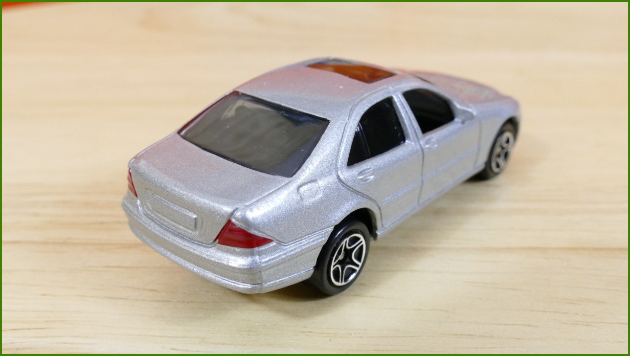 Matchbox Autíčko #66 - Mercedes-Benz S 500