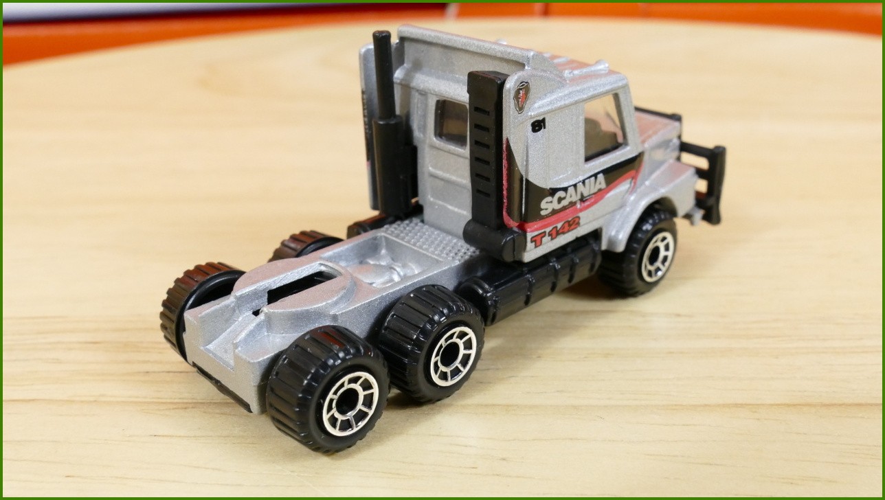 Matchbox Autíčko #61 - Scania T142
