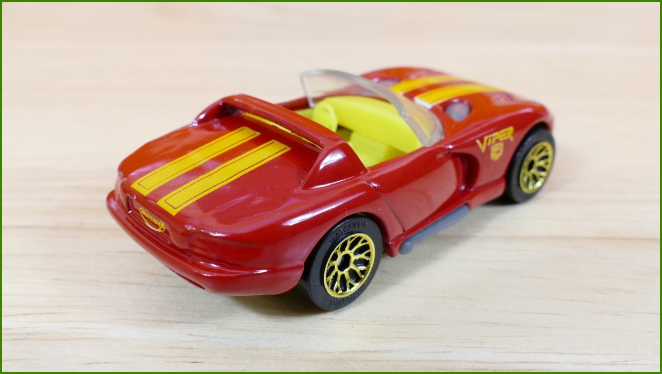 Matchbox Autíčko #53 - Dodge Viper RT/10