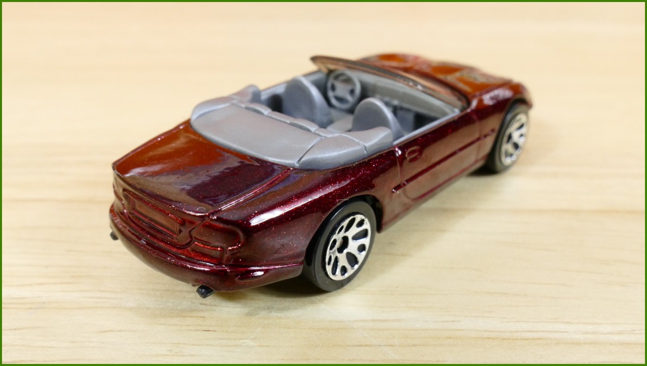 Matchbox Autíčko #47 - Jaguar XK8 Cabrio