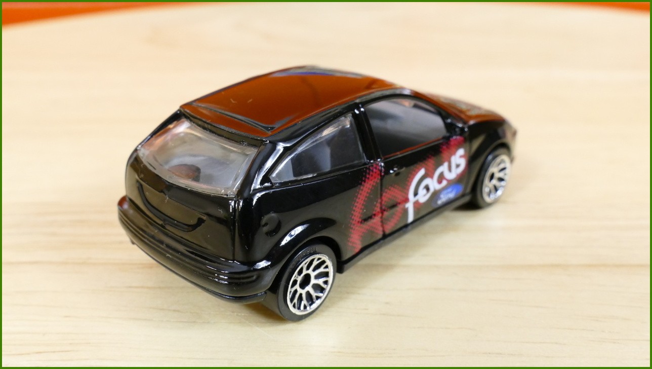 Matchbox Autíčko #6 - Ford Focus