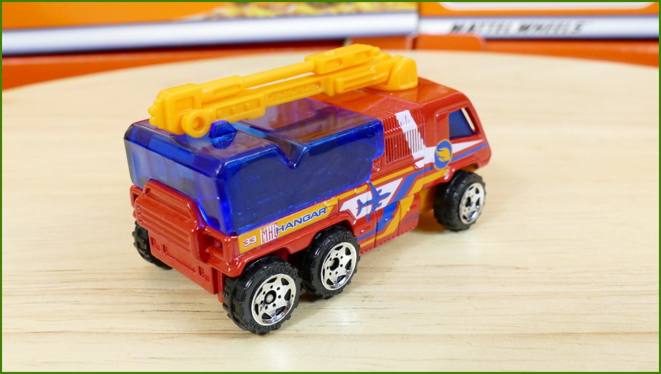 Matchbox Autíčko #33 - Airport Fire Pumper