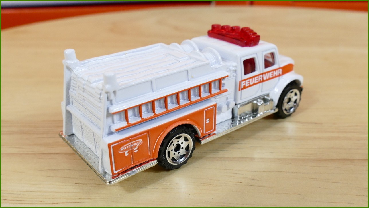 Matchbox Autíčko #15 - International Pumper