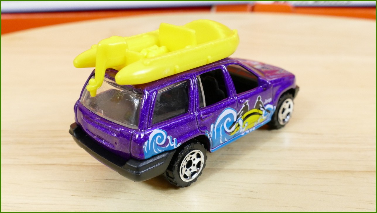 Matchbox Autíčko #48 - Jeep Grand Cherokee