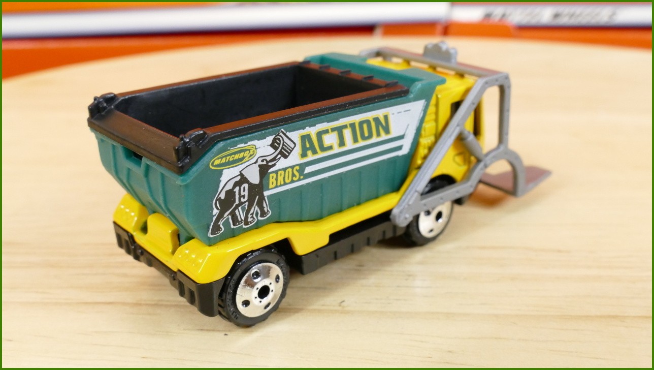 Matchbox Autíčko #19 - Trash Truck