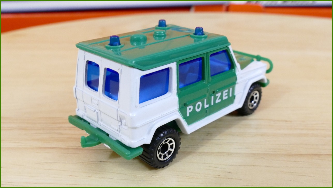 Matchbox Autíčko #25 - Mercedes-Benz 280 GE