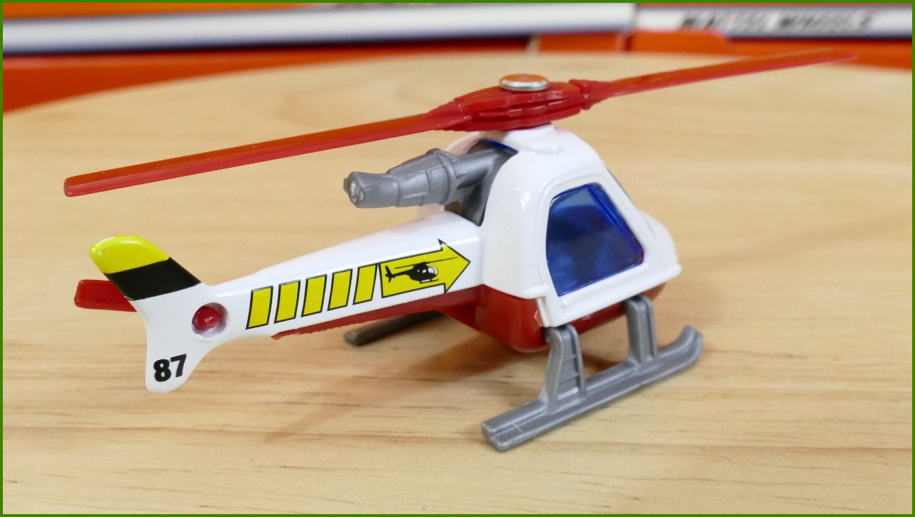 Matchbox Autíčko #11 - Helicopter