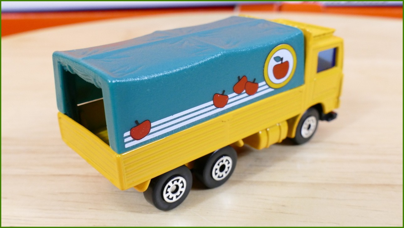 Matchbox Autíčko #4 - Volvo Truck