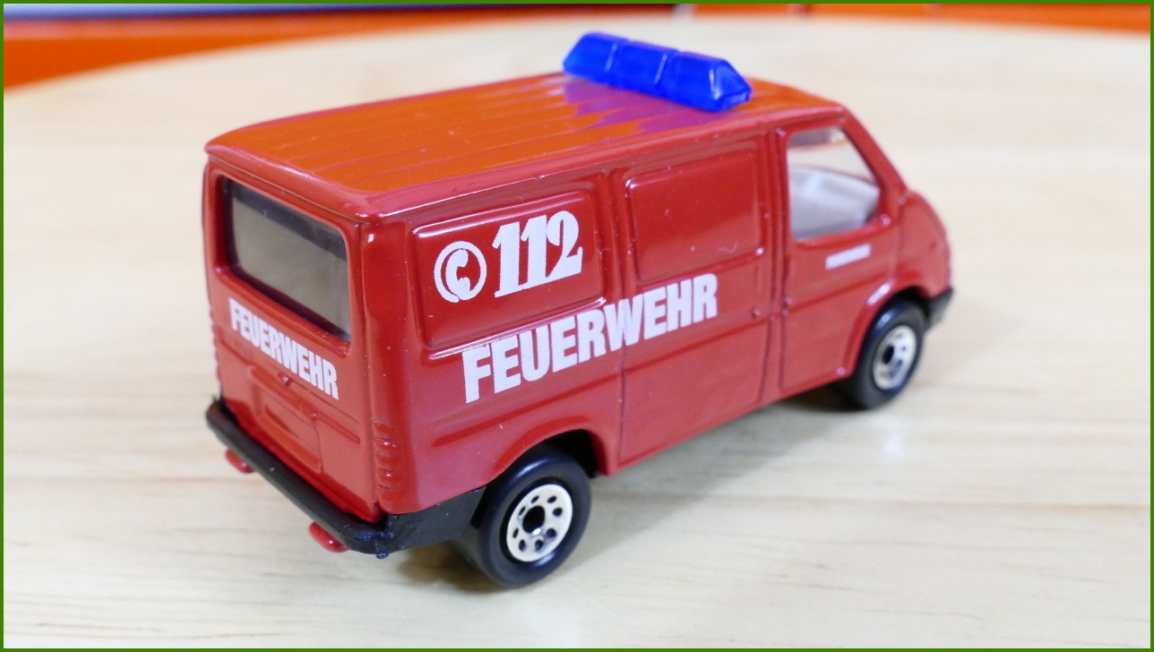 Matchbox Autíčko #21 - Ford Transit