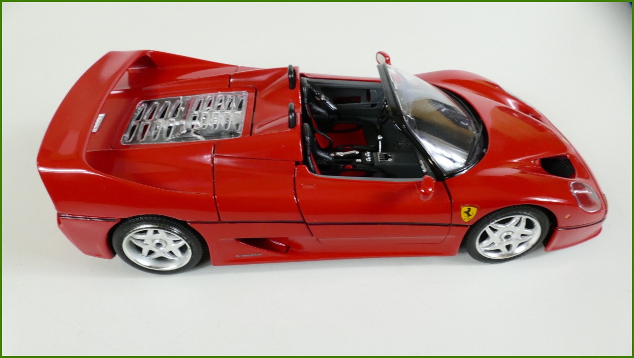 Kovový Model Bburago 1:18 - Ferrari F50 (1995)