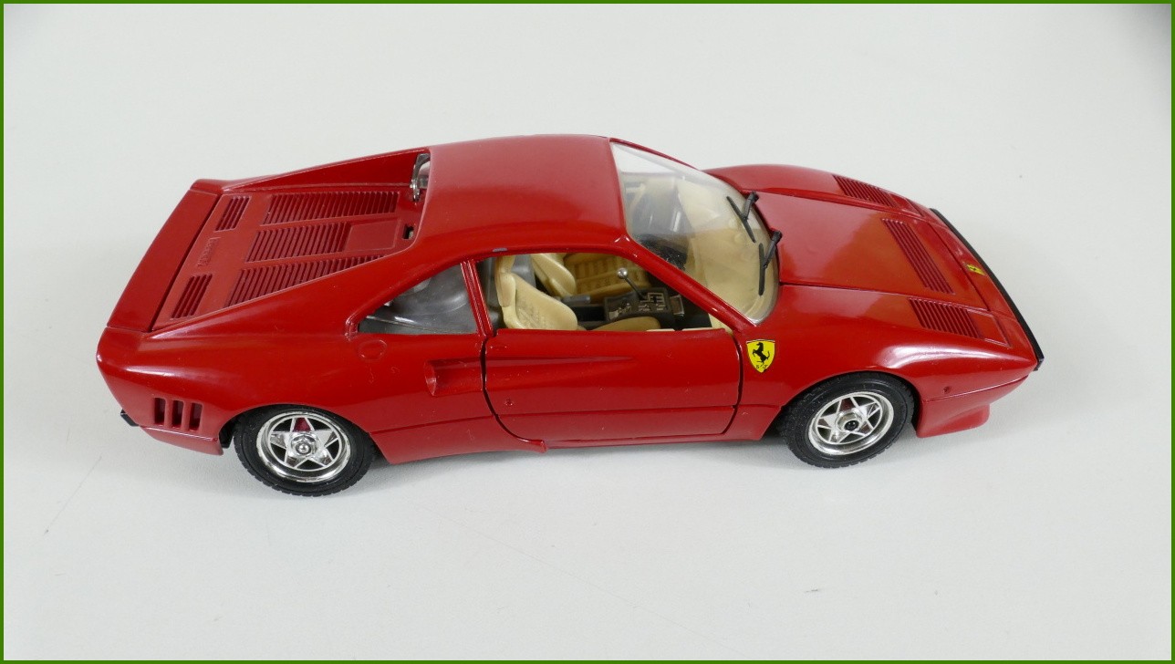 Model Auta Bburago 1:24 - Ferrari GTO (1984)