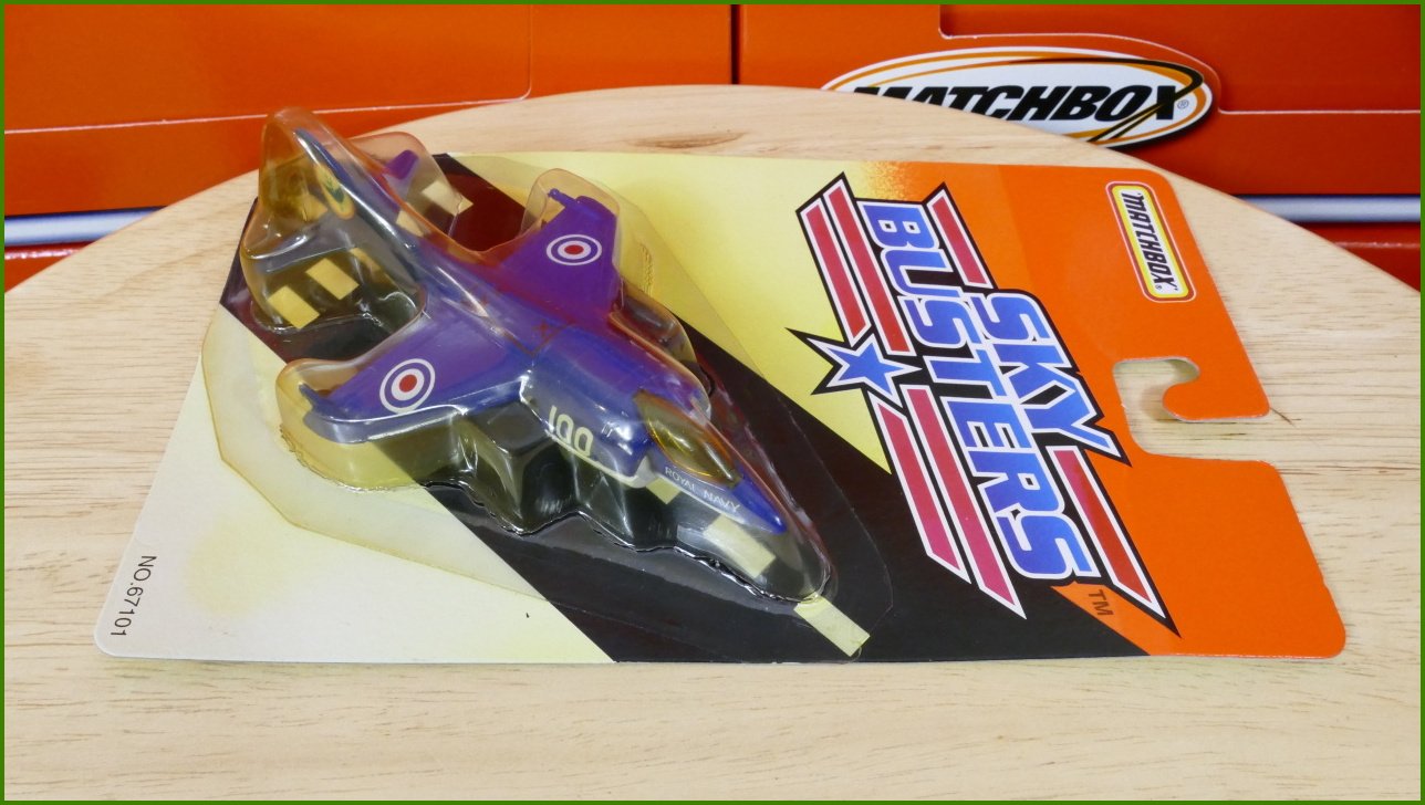 Matchbox Skybusters Letadlo SB-27 Harrier (Na modelu Made in Thailand) - otevřený