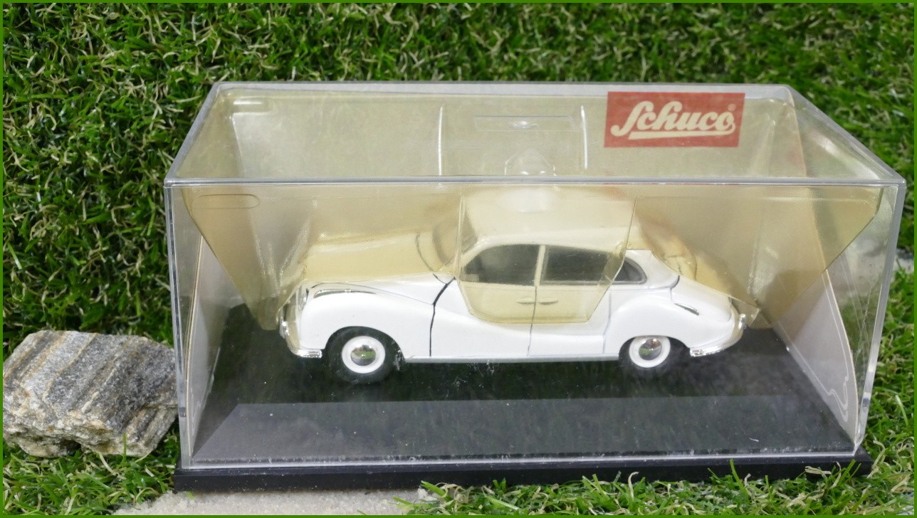 Angličák Model Autíčka Schuco - BMW 501 - (Krabička má praskliny)