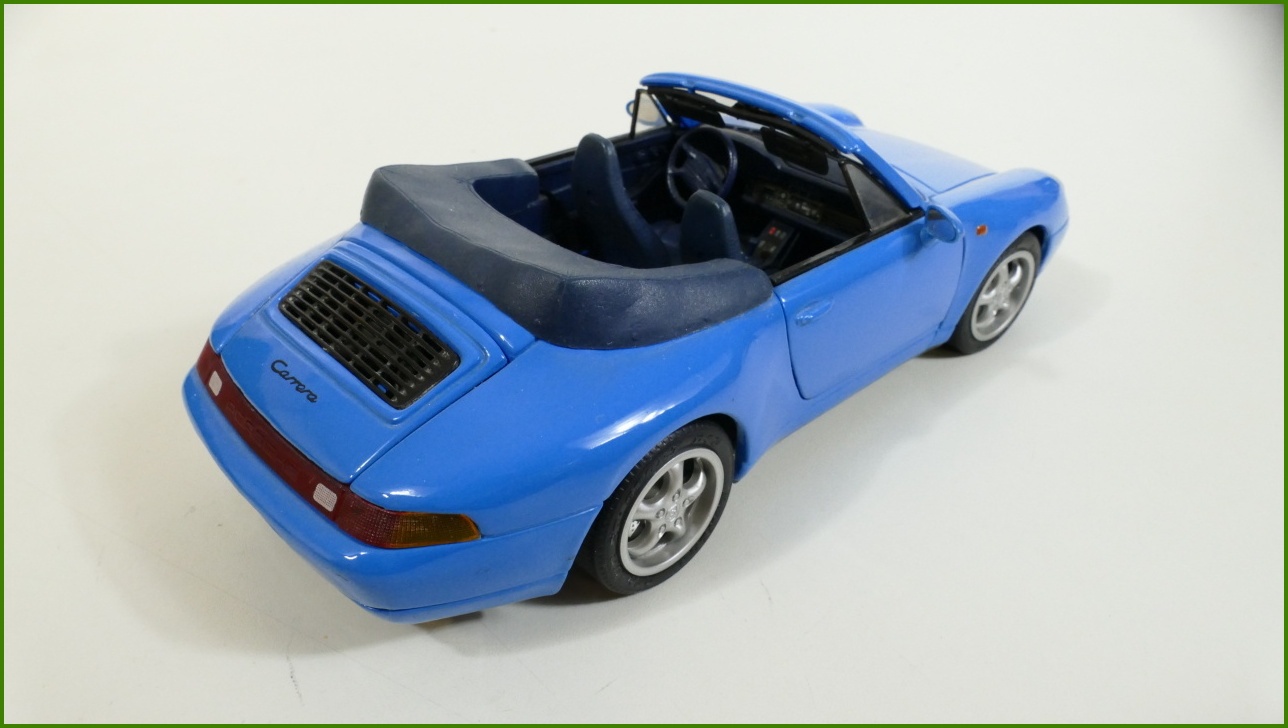 Model Maisto 1:18 - Porsche 911 Carrera Cabriolet - Viz Popis