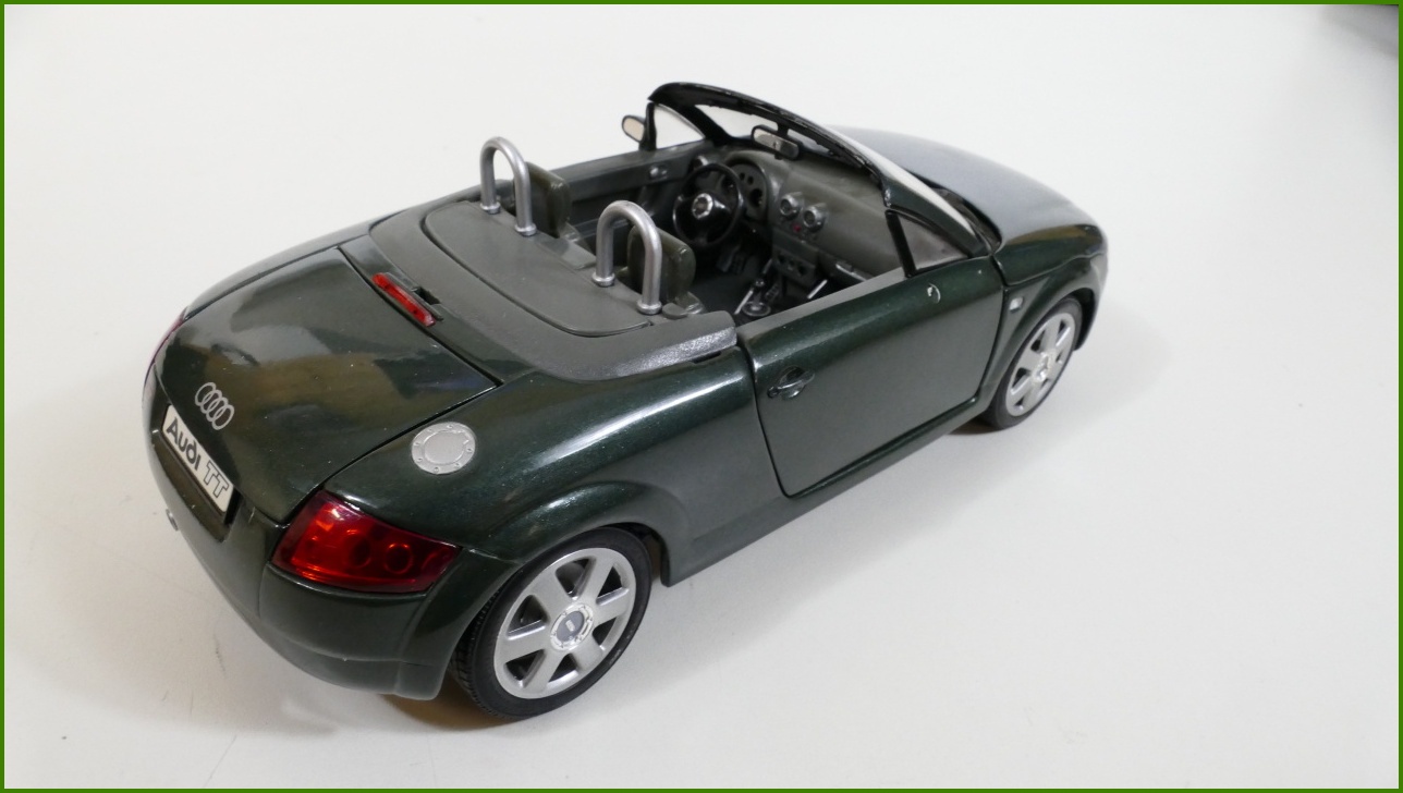 Model Revell 1:18 - Audi TT - Viz Popis