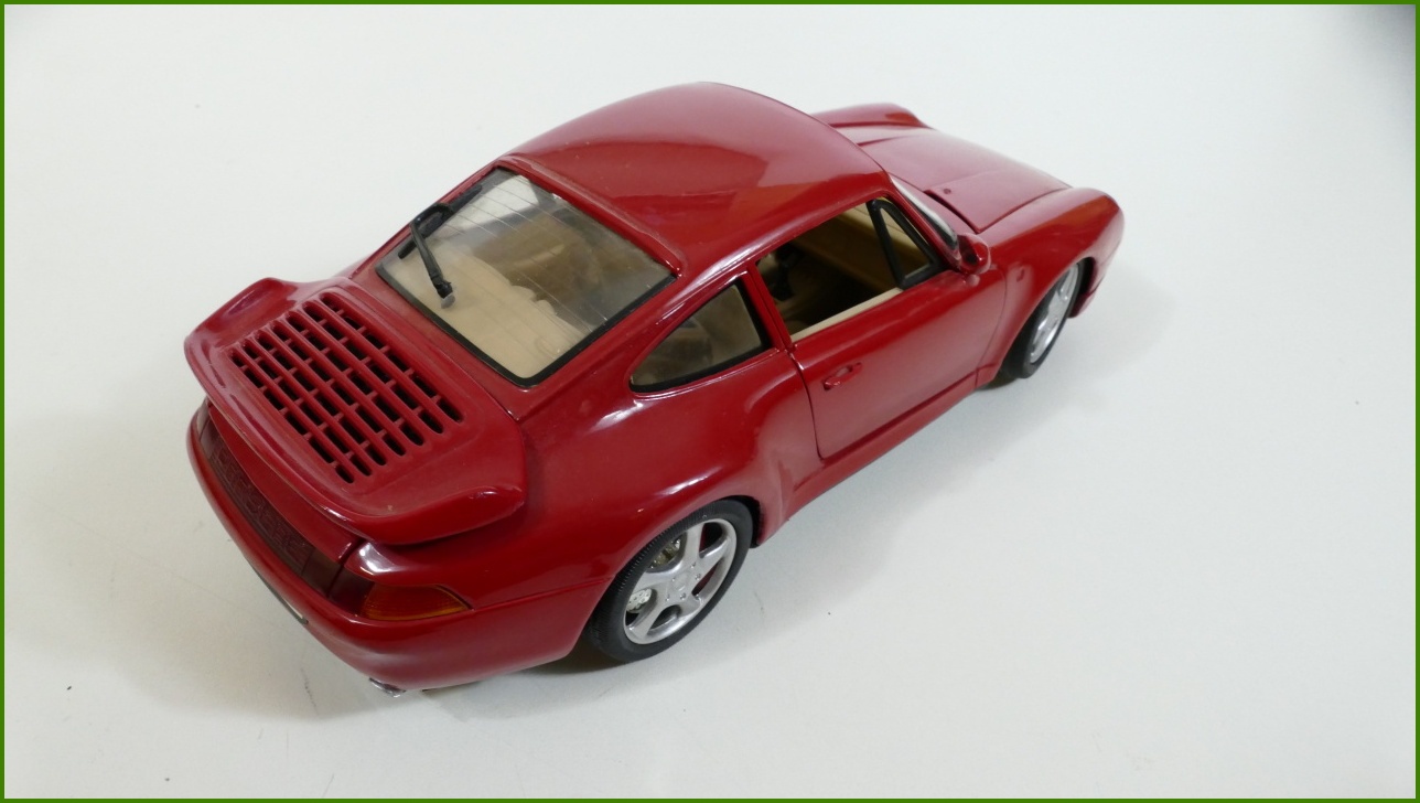 Model Anson 1:18 - Porsche 911 Turbo GT2