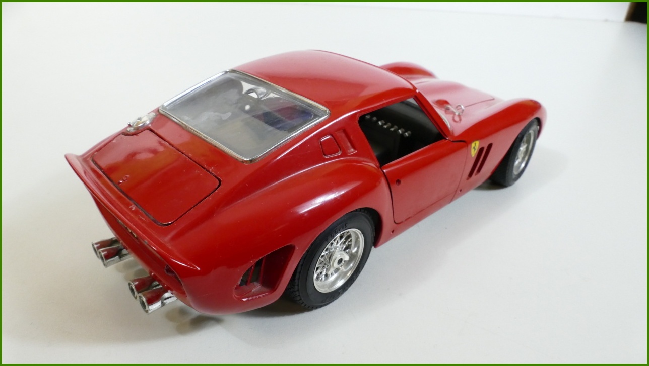 Kovový Model Bburago 1:18 - Ferrari GTO (1962) - Viz Popis