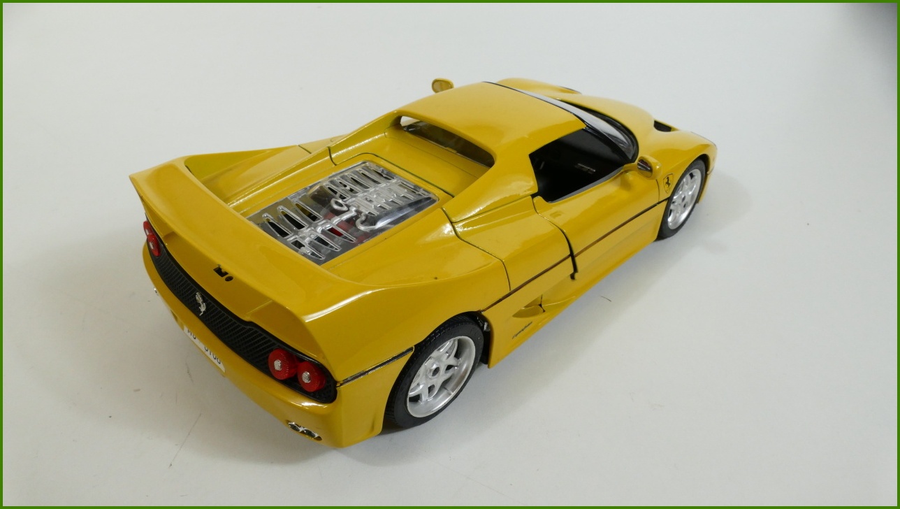 Kovový Model Bburago 1:18 - Ferrari F50 (1995)