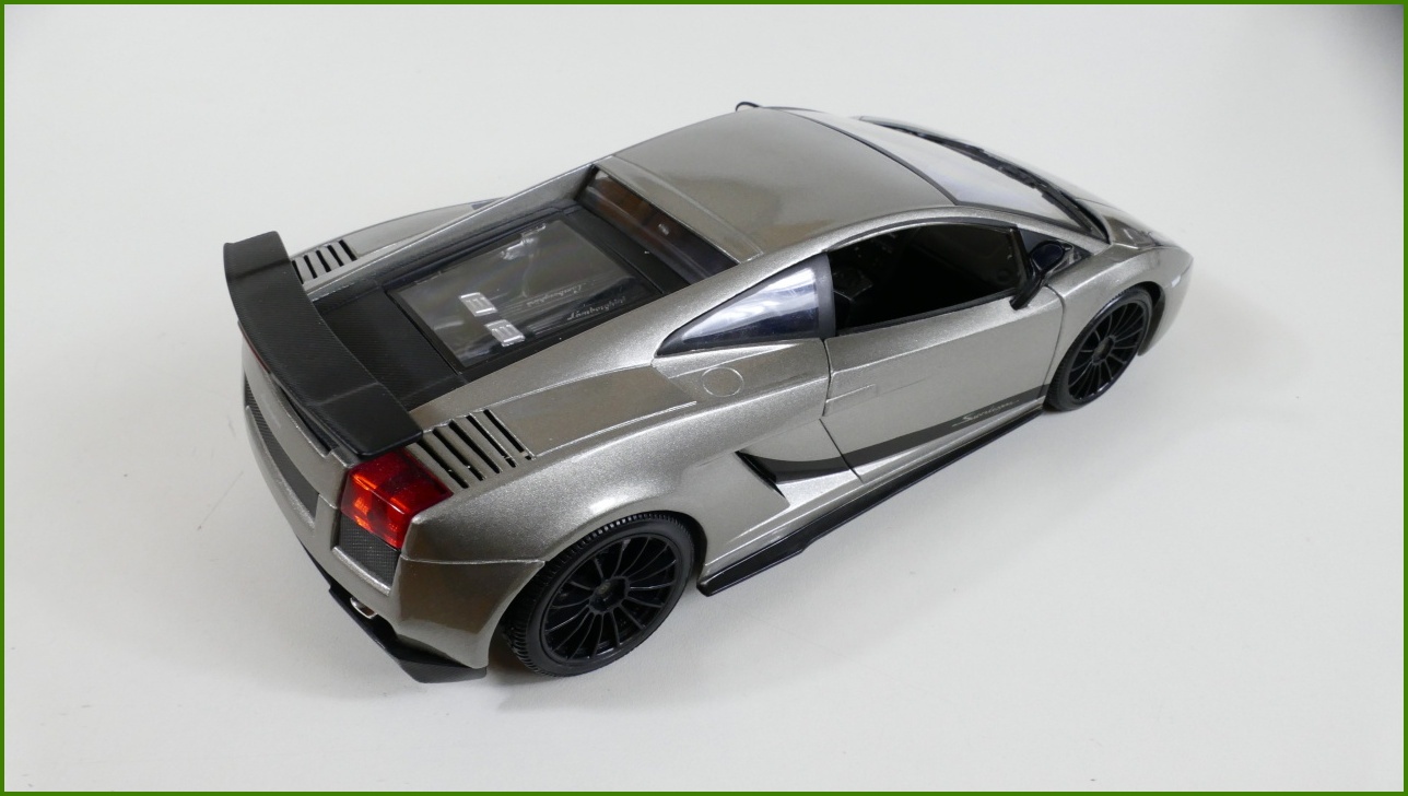 Model Maisto 1:18 - Lamborghini Gallardo Superleggera