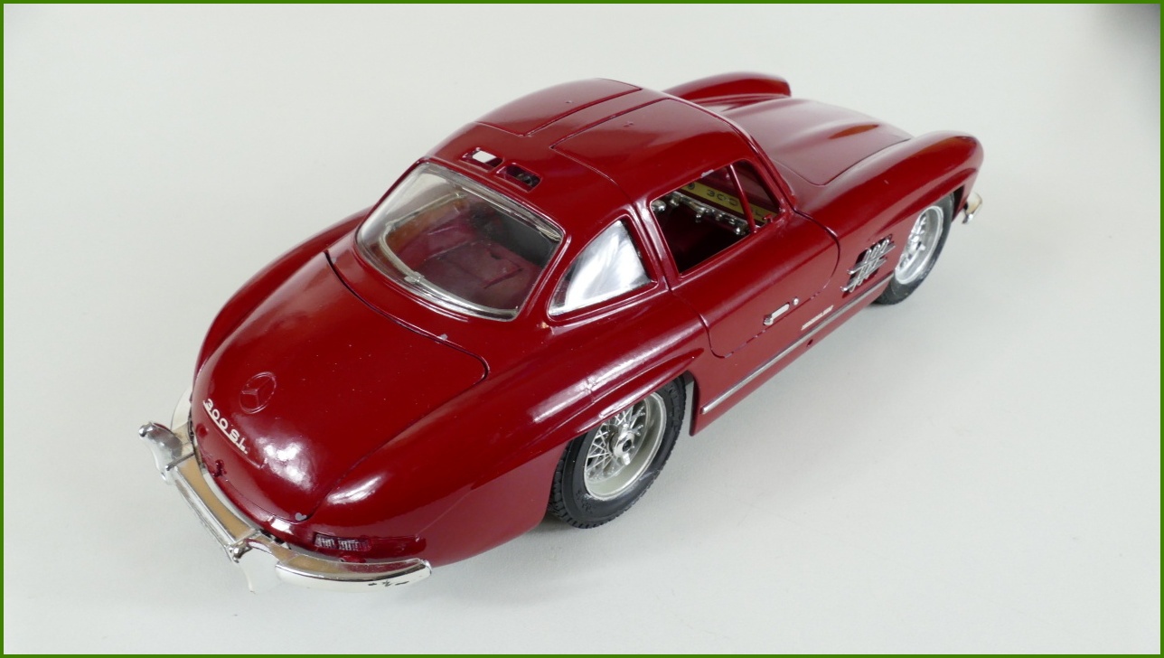 Kovový Model Bburago 1:18 - Mercedes-Benz 300 SL (1954)