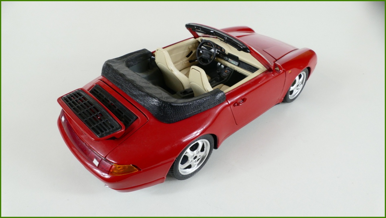 Kovový Model Bburago 1:18 - Porsche Carrera 911 (1993)