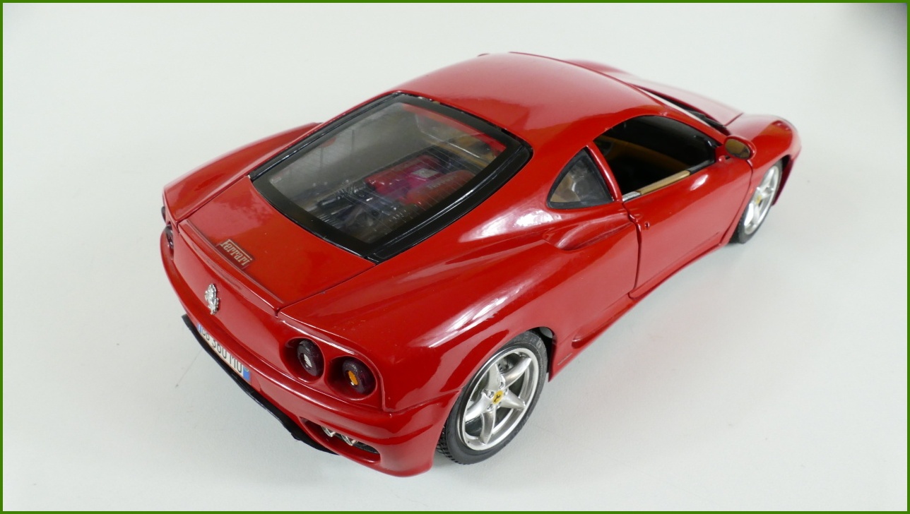 Kovový Model Bburago 1:18 - Ferrari 360 Modena (1999)