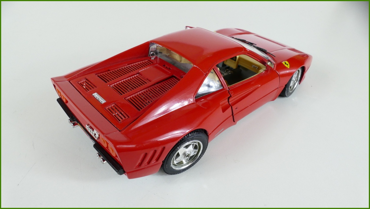 Kovový Model Bburago 1:18 - Ferrari GTO (1984) - Viz Popis