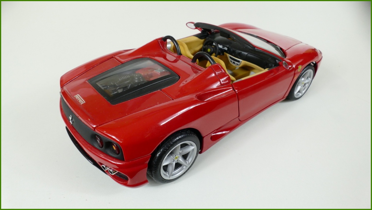 Model Hot Wheels 1:18 - Ferrari 360 Spider