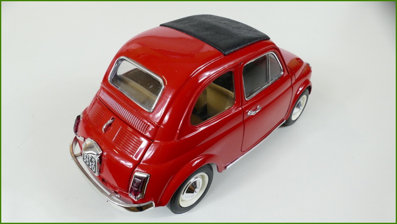Kovový Model Bburago 1:18 - Fiat 500