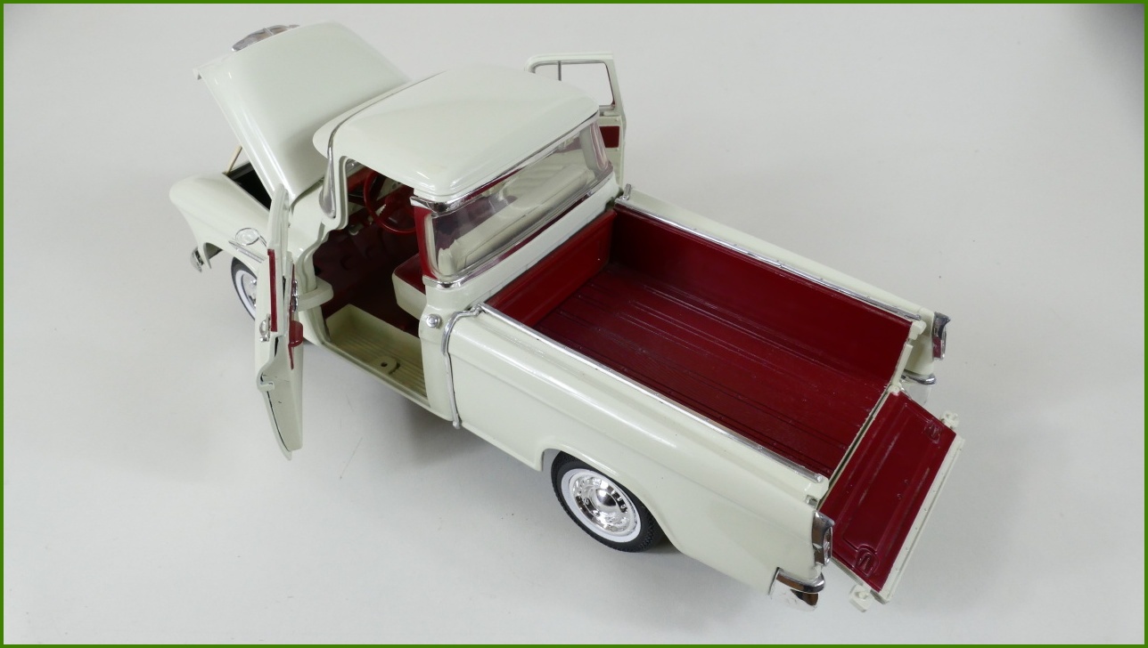 Model Auta ERTL 1:18 - Chevrolet Pickup 1955