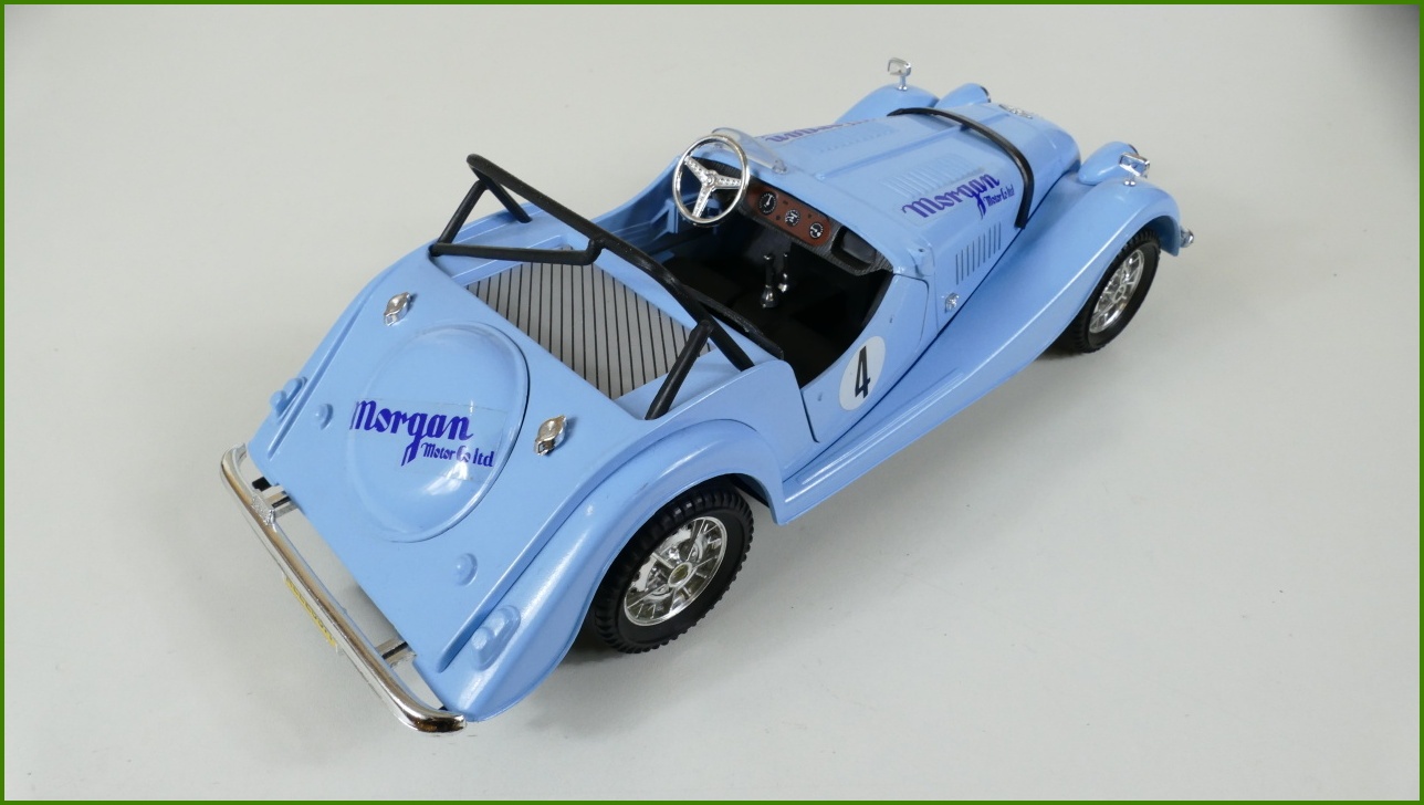 Model Auta Polistil 1:16 - Morgan Plus 8