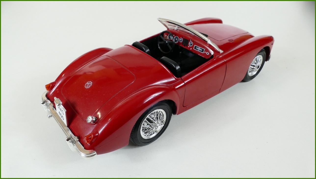 Model Auta Polistil 1:16 - MGA Twin-Cam - Viz Popis