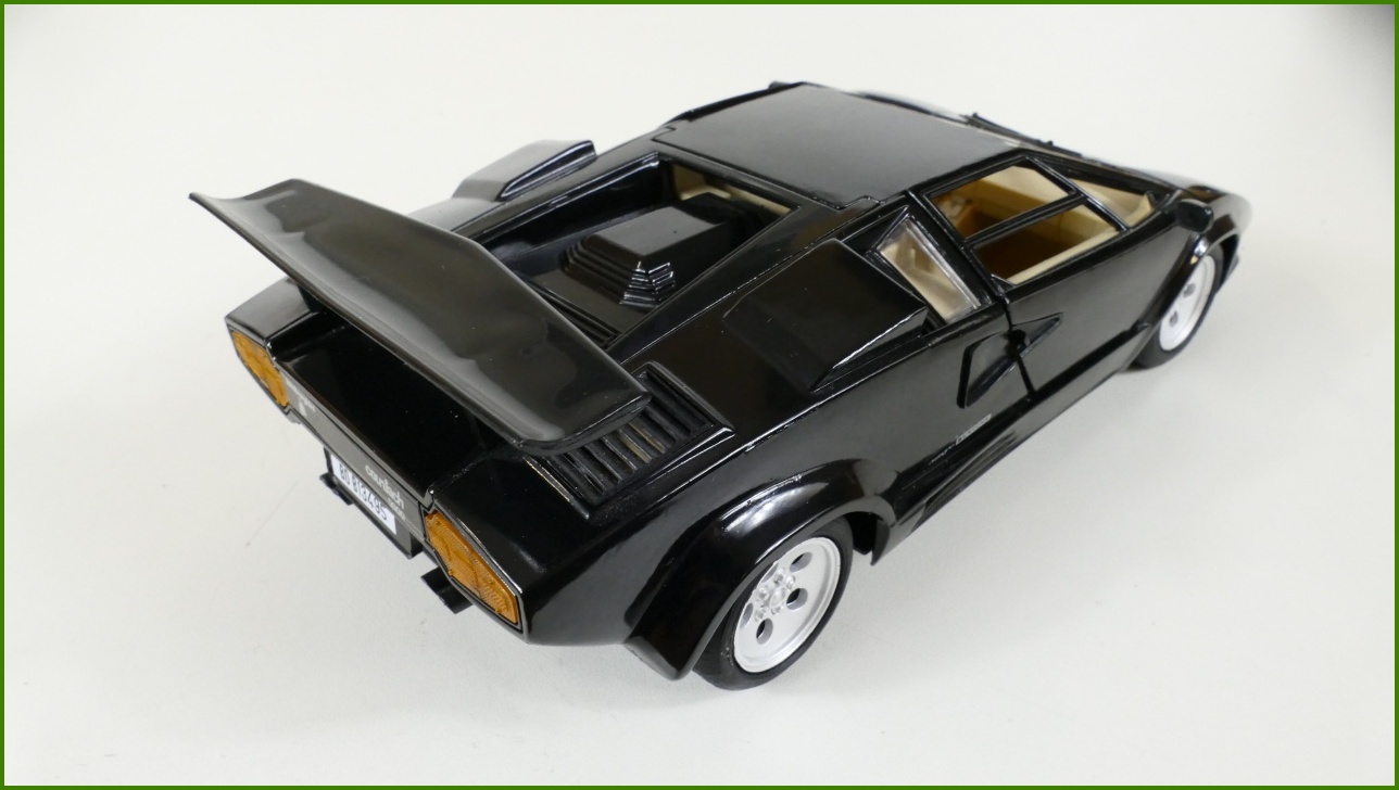Model Auta Polistil 1:18 - Lamborghini Countach