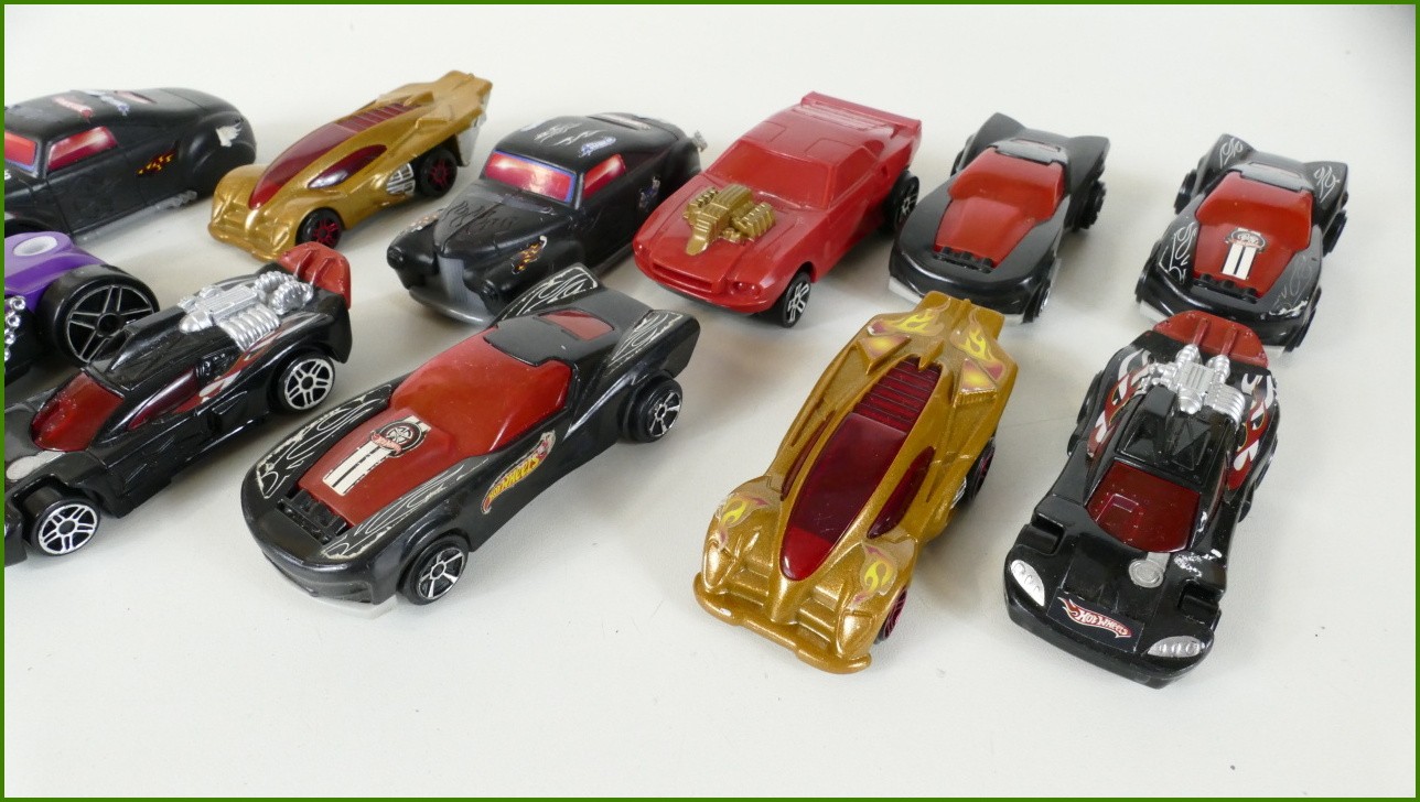 Sestava Autíček Hot Wheels Natahovací Autíčka a Tahač
