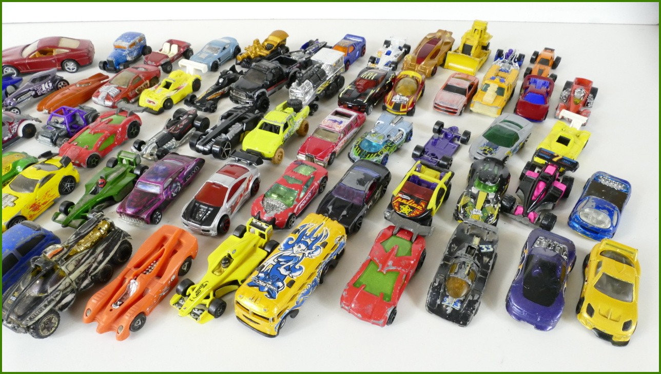 Sestava Autíček Hot Wheels - Horší Stav