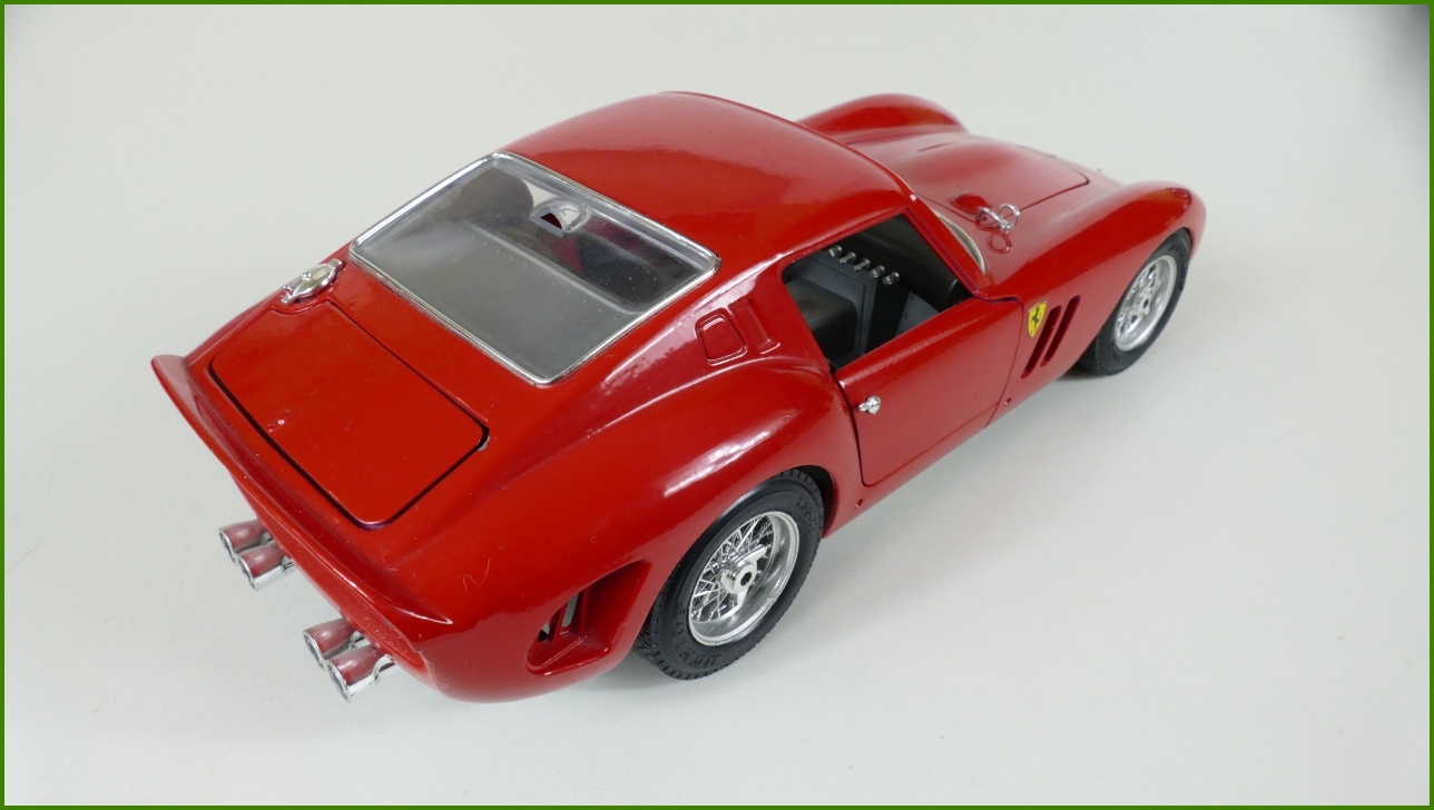 Kovový Model Bburago 1:18 - Ferrari GTO (1962) - Viz Popis